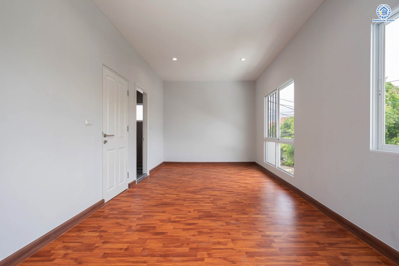 บ้านมือสองตกแต่งใหม่ แบรนด์ Property Perfect ม.เพอร์เฟคพาร์ค บางบัวทอง เนื้อที่ 36 ตร.ว. ฟังก์ชัน 3 ห้องนอน 2 ห้องน้ำ 2 ที่จอดรถ เติมเต็มทุกความต้องการ ใช้ชีวิตแบบใกล้ชิดธรรมชาติ บนทำเลเดินทางสะดวก เชื่อมต่อ ถ.กาญจนาภิเษก ใกล้ทางด่วน"ศรีรัช" และรถไฟฟ้าสายสีม่วง "สถานีคลองบางไผ่"